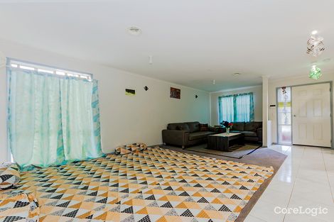 Property photo of 14 Gould Walk Truganina VIC 3029