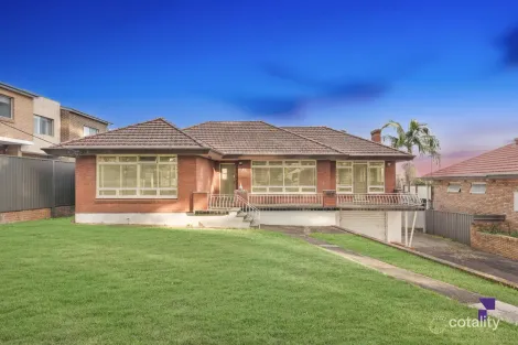 61 Cairns St, Riverwood, NSW 2210