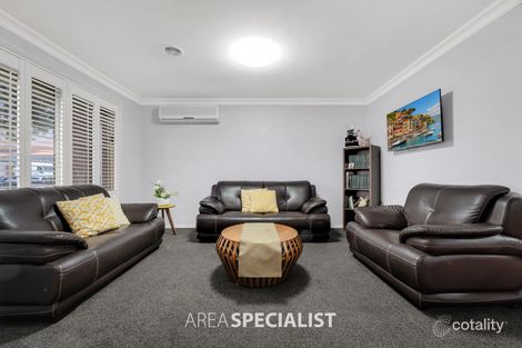Property photo of 11 Essex Court Cranbourne East VIC 3977