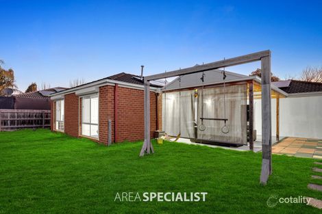 Property photo of 11 Essex Court Cranbourne East VIC 3977