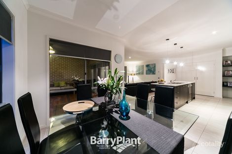 Property photo of 4 Pelican Place Pakenham VIC 3810