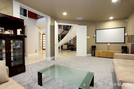 Property photo of 2 Lake Logan Way Caroline Springs VIC 3023