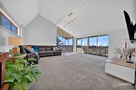 Property photo of 30 Bernedale Way Duncraig WA 6023