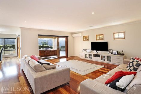 Property photo of 19 Grantham Drive Highton VIC 3216
