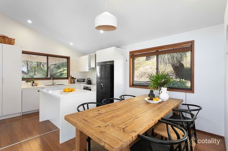 Property photo of 8 Dan Place Forresters Beach NSW 2260