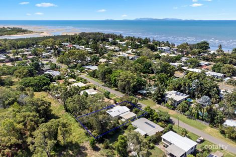 Property photo of 17 Lagoon Crescent Saunders Beach QLD 4818