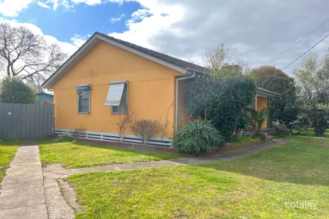 17 Overend Cres, Sale, VIC 3850