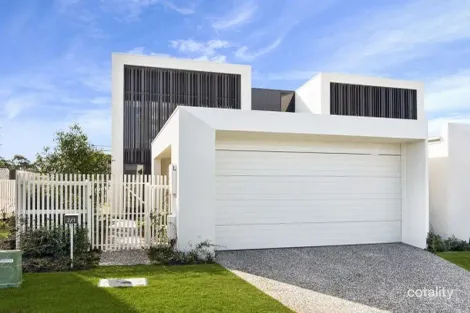 2/1 Magnoli Cct, Palm Beach, QLD 4221