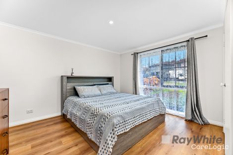 Property photo of 12 Paula Terrace Endeavour Hills VIC 3802