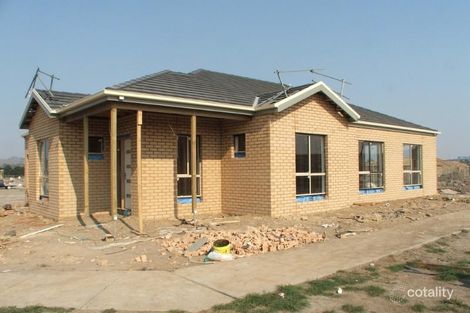 Property photo of 44 Riordan Crescent Mernda VIC 3754