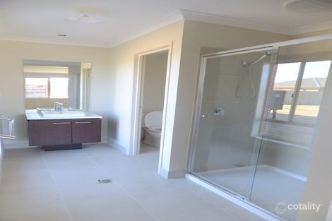 Property photo of 2 Sturt Place Thurgoona NSW 2640