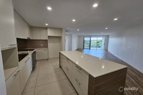 Property photo of 35/1 Lakefront Crescent Varsity Lakes QLD 4227