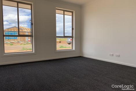 Property photo of 2 Dulcis Circuit Munno Para West SA 5115