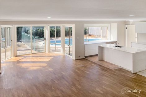 Property photo of 7 Gumleaf Close Erina NSW 2250