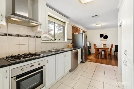 Property photo of 1/120 Huntingdale Road Mount Waverley VIC 3149