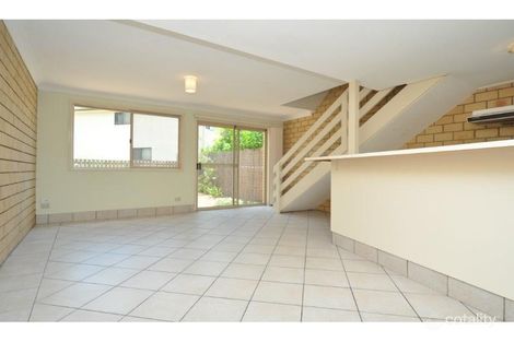 Property photo of 23/81 Olsen Avenue Labrador QLD 4215