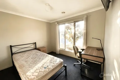 Property photo of 18 Cedarville Close Highton VIC 3216