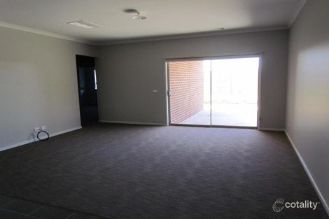 Property photo of 11 Maeve Circuit Clyde North VIC 3978