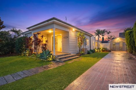21 GOMMERA ST, BLACKSMITHS, NSW 2281