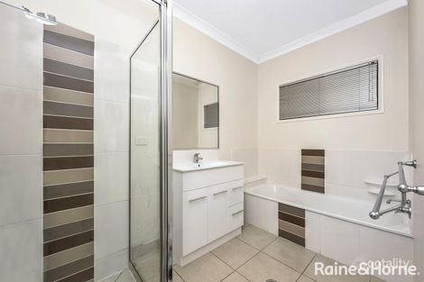 Property photo of 5 Sandon Place Kelso QLD 4815