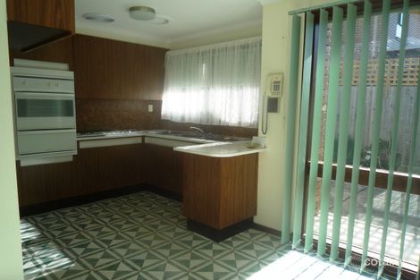 Property photo of 2/40 Simpsons Road Box Hill VIC 3128