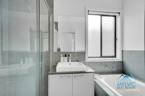 Property photo of 11 Westbourne Street Strathtulloh VIC 3338