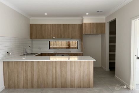 37 Ballet Cres, Sunbury, VIC 3429