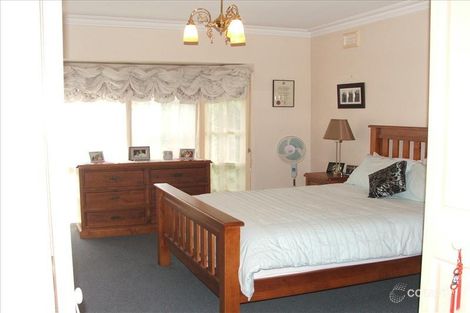 Property photo of 24 Lomond Avenue Kilsyth VIC 3137