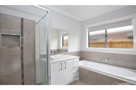 Property photo of 64 Teamsters Circuit Kilmore VIC 3764