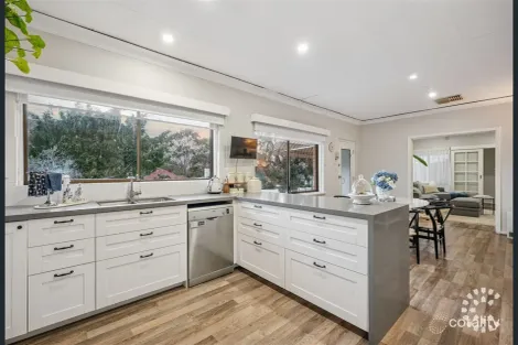 223 South St, Beaconsfield, WA 6162