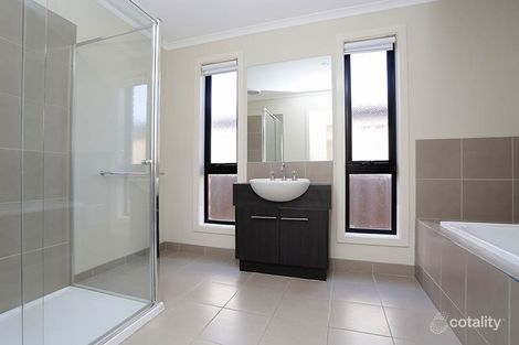 Property photo of 31 Moonah Avenue Brookfield VIC 3338