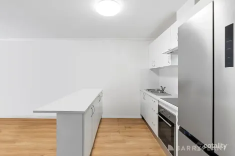 Property photo of 3/12 Manly Street Werribee VIC 3030