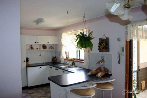 Property photo of 2 Warrina Avenue Summerland Point NSW 2259