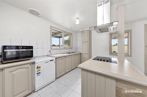 Property photo of 15 Lentara Crescent Wyndham Vale VIC 3024
