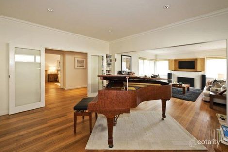Property photo of 106 Ashburn Grove Ashburton VIC 3147
