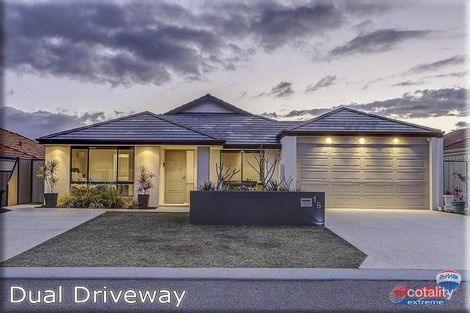 Property photo of 15 Stanbroke Turn Carramar WA 6031