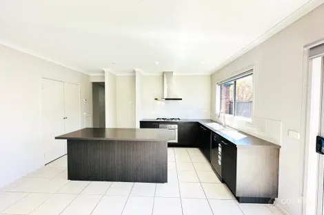 Property photo of 1 Brickwood Circuit Craigieburn VIC 3064