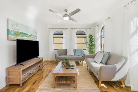 Property photo of 16 Clipper Court Biggera Waters QLD 4216