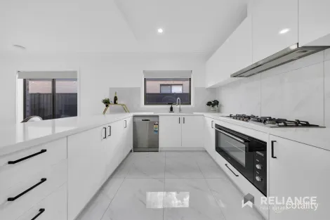 Property photo of 6 Florid Circuit Tarneit VIC 3029