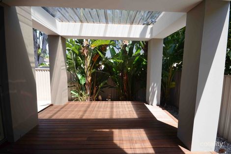 Property photo of 2/38 Victor Avenue Paradise Point QLD 4216