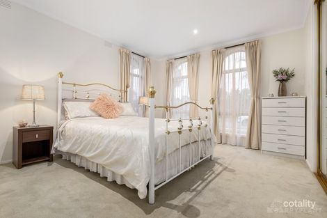 Property photo of 1 Kirribilli Avenue Keysborough VIC 3173
