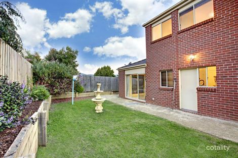 Property photo of 2 Woodland Park Rise Croydon South VIC 3136