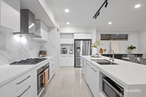 Property photo of 11 Ruiz Court Augustine Heights QLD 4300