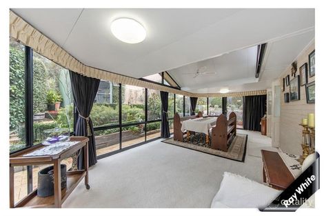 Property photo of 4 Rolfe Place Queanbeyan West NSW 2620