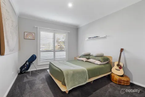 Property photo of 6 Woodhall Place Luddenham NSW 2745