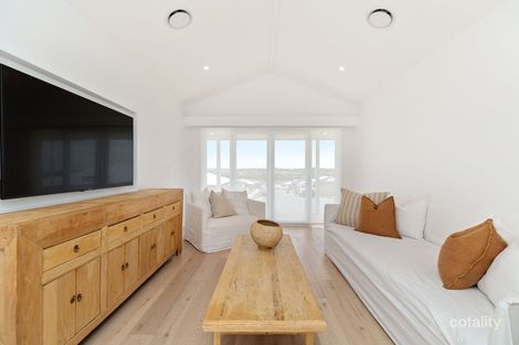 Property photo of 9 Gasnier Loop Boorooma NSW 2650