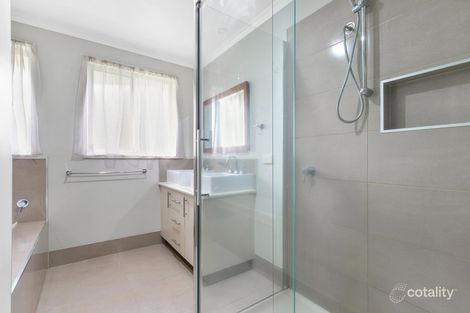 Property photo of 5 Lions Court Sale VIC 3850