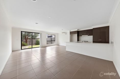 Property photo of 28 Godfrey Avenue Cranbourne East VIC 3977