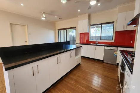 Property photo of 31 Lamington Drive Tarneit VIC 3029