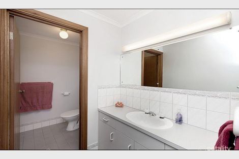Property photo of 15 Verbena Court Morphett Vale SA 5162